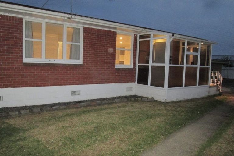 Photo of property in 2/24 Dale Crescent, Pakuranga, Auckland, 2010