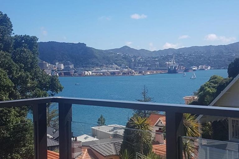 Photo of property in 1f Wilkinson Street, Oriental Bay, Wellington, 6011