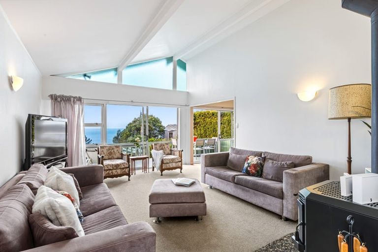 Photo of property in 278 Whangaparaoa Road, Red Beach, 0932