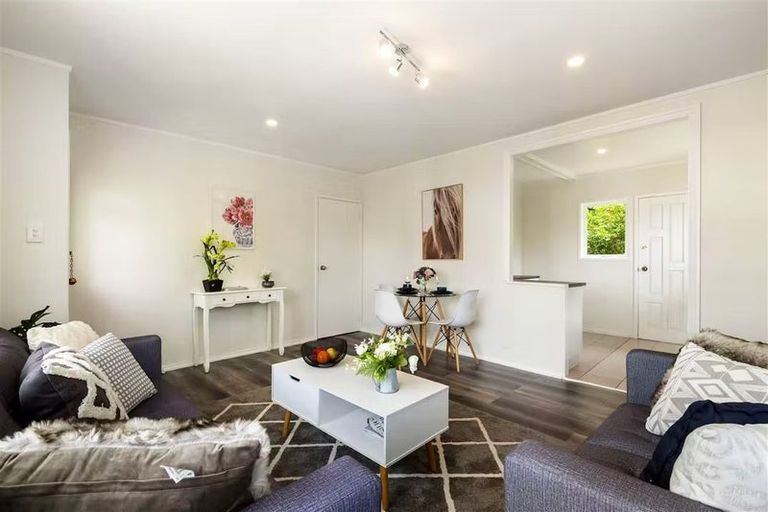 Photo of property in 2/47 Hogans Road, Glenfield, Auckland, 0629