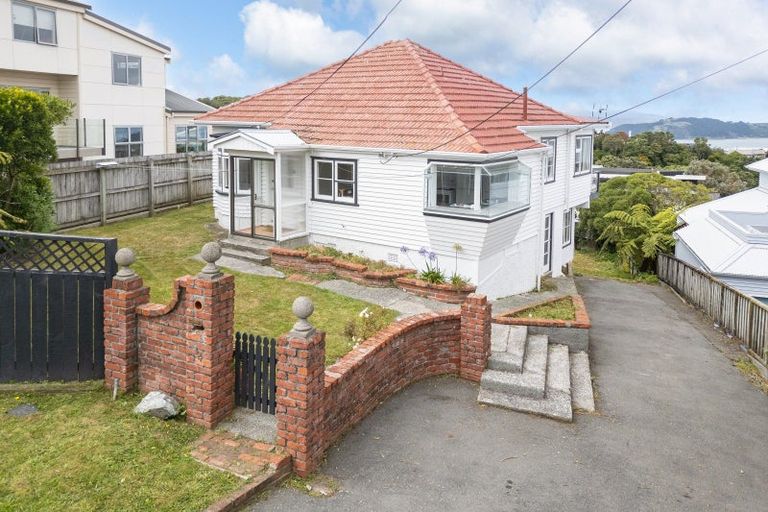 Photo of property in 34 Mandalay Terrace, Khandallah, Wellington, 6035
