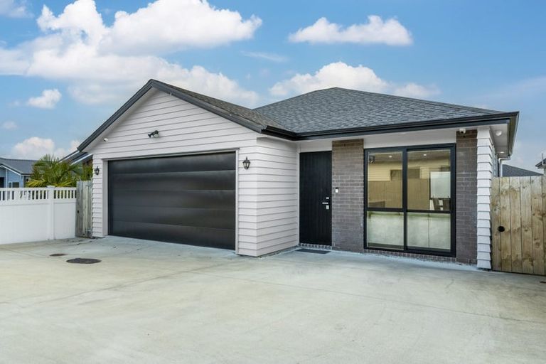 Photo of property in 42 Holcroft Street, Papakura, 2110