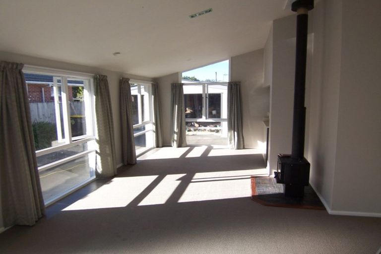 Photo of property in 77 Greendale Avenue, Avonhead, Christchurch, 8042