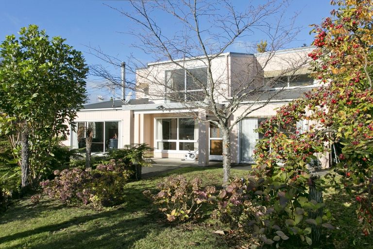 Photo of property in 354 Lake Terrace, Two Mile Bay, Taupo, 3330