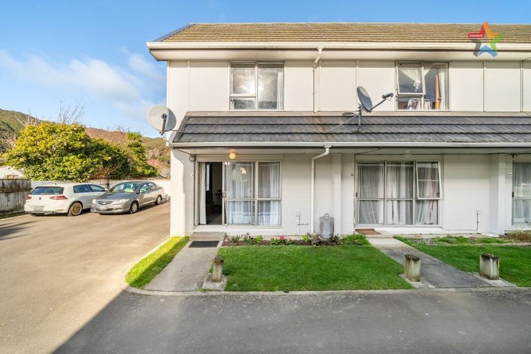 Photo of property in 6d Flock Grove, Fairfield, Lower Hutt, 5011