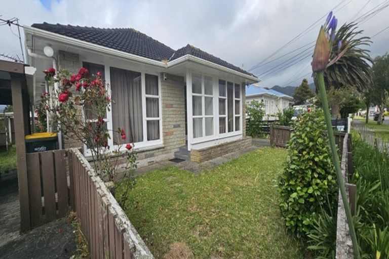 Photo of property in 37-39 Gordon Street, Avalon, Lower Hutt, 5011