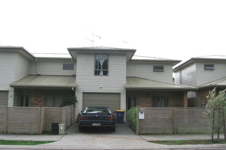 Photo of property in 29 Verdale Circle, Glen Eden, Auckland, 0602