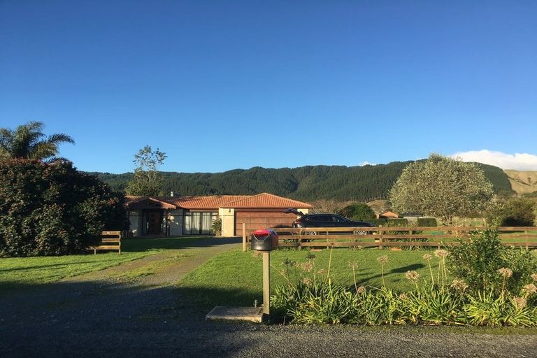 Photo of property in 65 Pohutukawa Drive, Levin, 5571