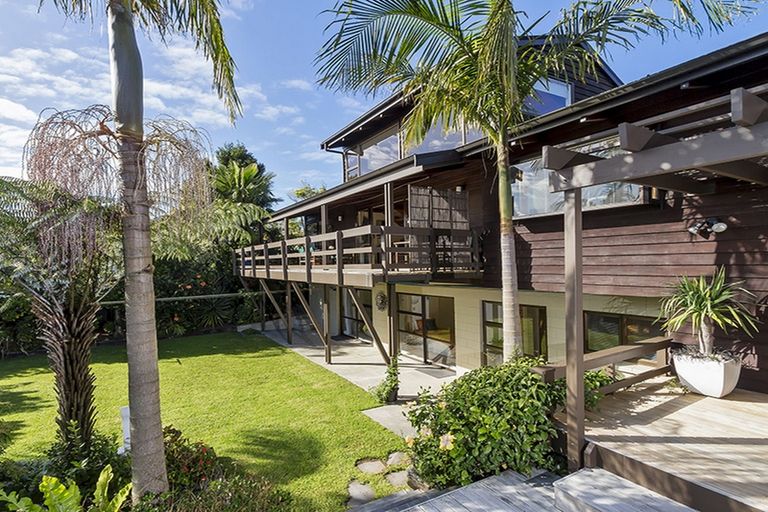 Photo of property in 6 Redoubt Road, Goodwood Heights, Auckland, 2105