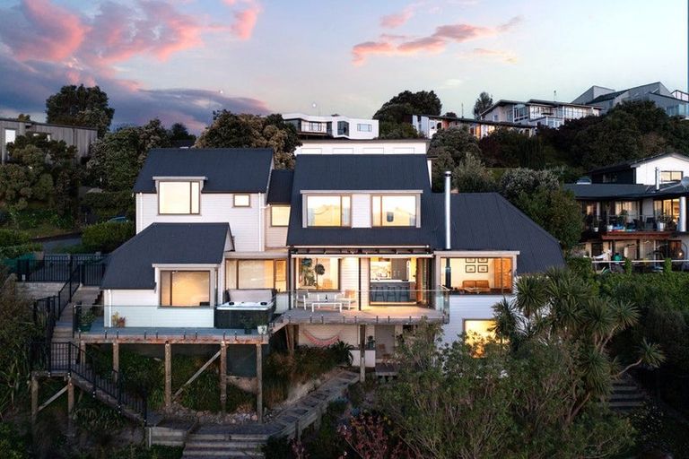 Photo of property in 3 Roland Lane, Mount Pleasant, Christchurch, 8081