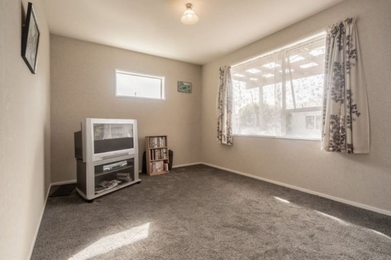 Photo of property in 66 Vivian Street, Burwood, Christchurch, 8083