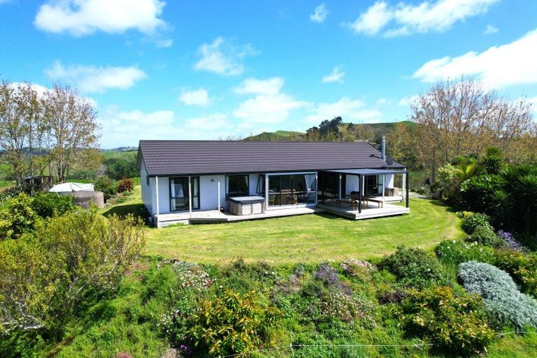 Photo of property in 153 Marohemo Road, Maungaturoto, 0587