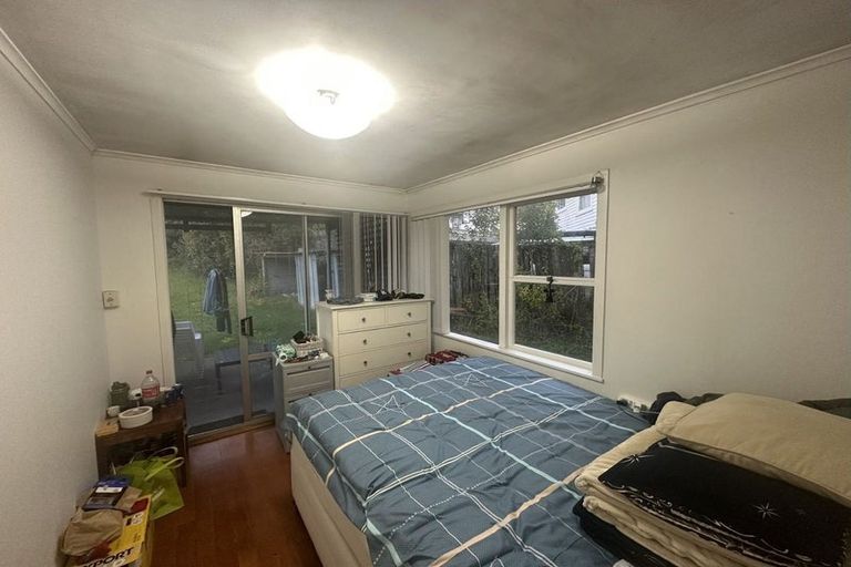 Photo of property in 25 Ellice Road, Totara Vale, Auckland, 0629