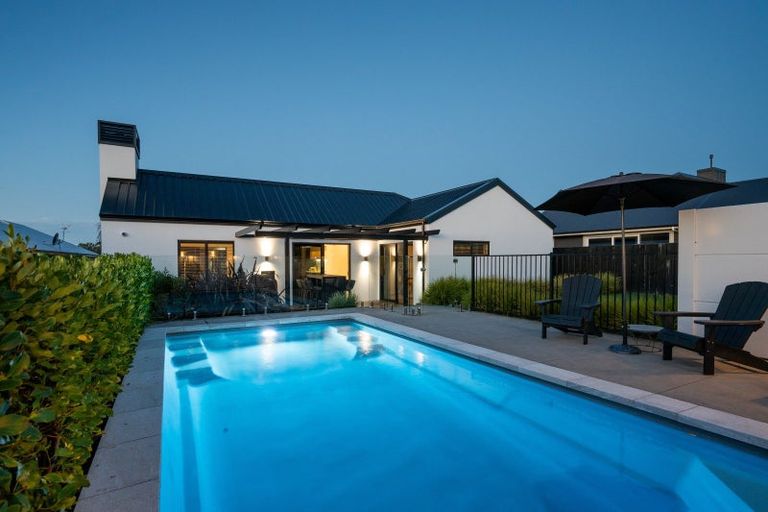 Photo of property in 10 Rich Rise, Havelock North, 4130