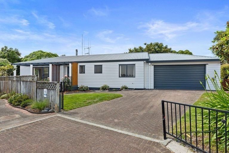 Photo of property in 25 Lucerne Place, Welcome Bay, Tauranga, 3112