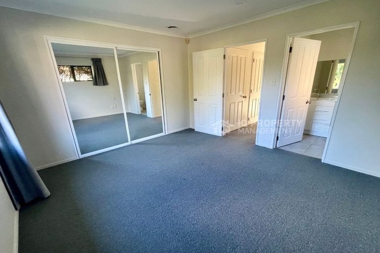 Photo of property in 24a Fruitvale Road, New Lynn, Auckland, 0600