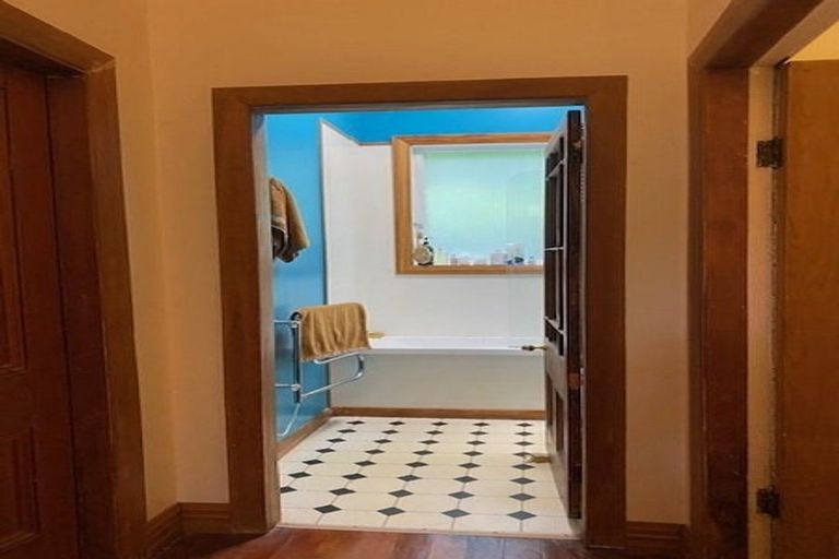 Photo of property in 19 Crieff Street, Northland, Wellington, 6012