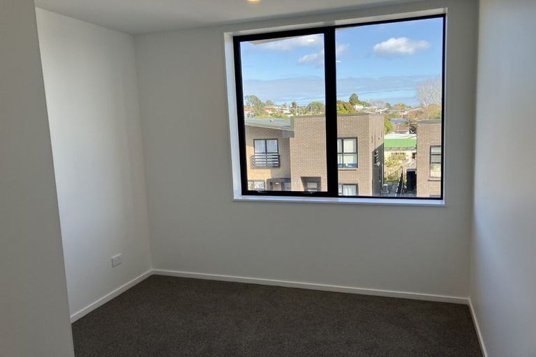 Photo of property in 106/3 Rauemi Way, Te Atatu South, Auckland, 0610