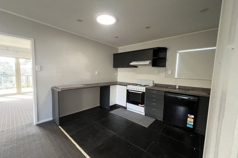 Photo of property in 50 Colwill Road, Massey, Auckland, 0614