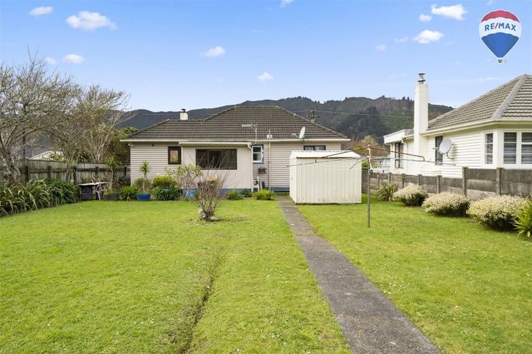Photo of property in 50 Dover Road, Wainuiomata, Lower Hutt, 5014