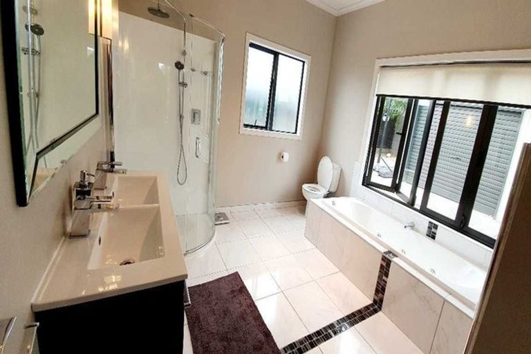 Photo of property in 15 Lake View Road, Waipukurau, 4200