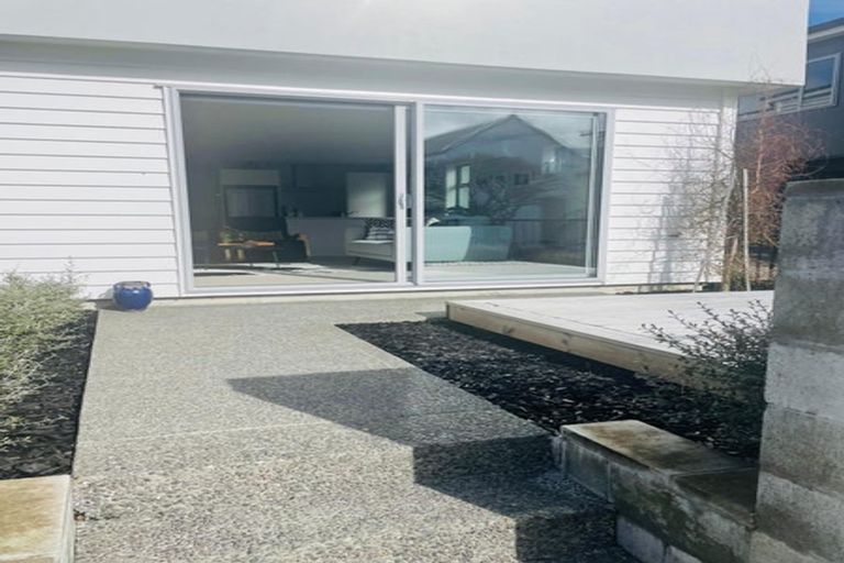 Photo of property in 27 Barber Grove, Moera, Lower Hutt, 5010