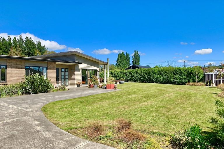 Photo of property in 8 Latham Stubbs Crescent, Waipawa, 4210