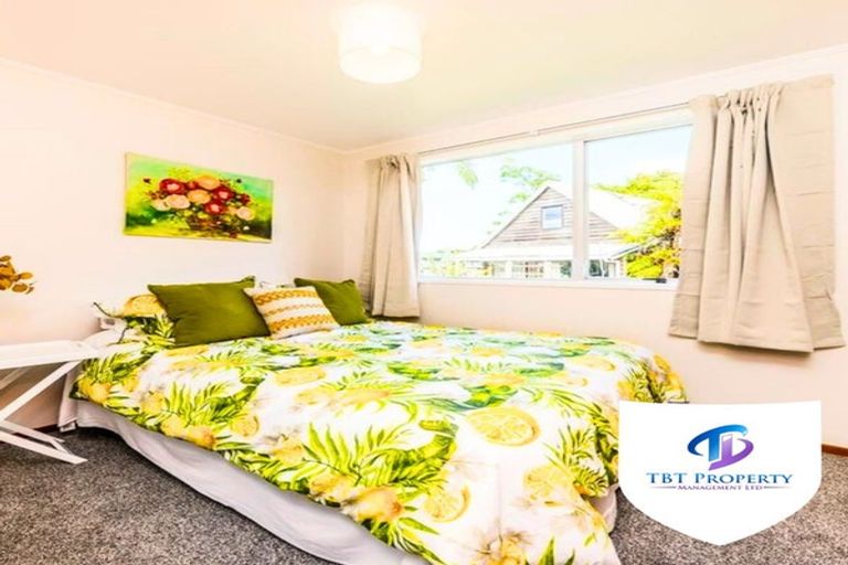 Photo of property in 19 Adel Place, Weymouth, Auckland, 2103
