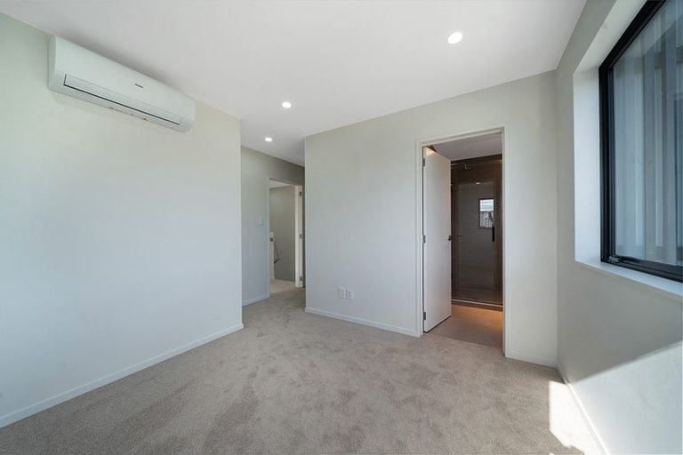 Photo of property in 52 Horokaka Street, Massey, 0614