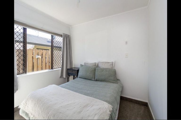 Photo of property in 2/17 Church Road, Taradale, Napier, 4112