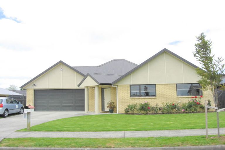 Photo of property in 32 Kauri Road, Pukekohe, 2120