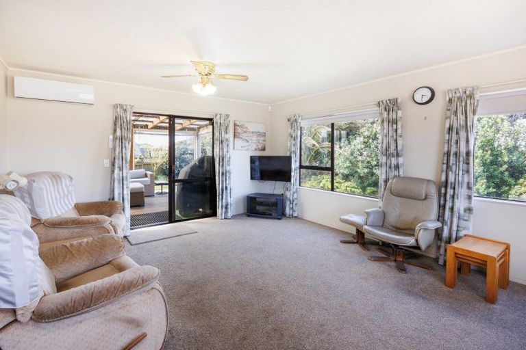 Photo of property in 18 Thomas Place, Foxton Beach, Foxton, 4815