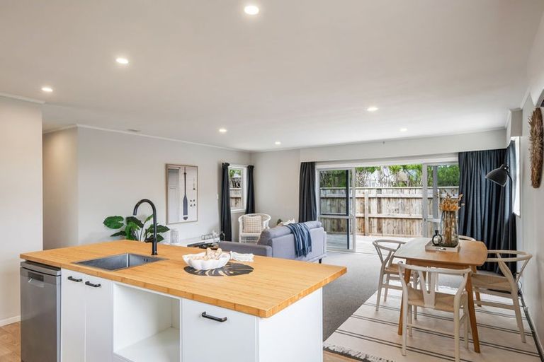 Photo of property in 14 Rangiatea Street, Paraparaumu Beach, Paraparaumu, 5032