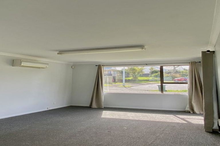 Photo of property in 17 Montego Place, Weymouth, Auckland, 2103