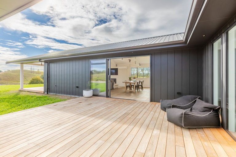 Photo of property in 1 Braehead Road, Otane, 4277