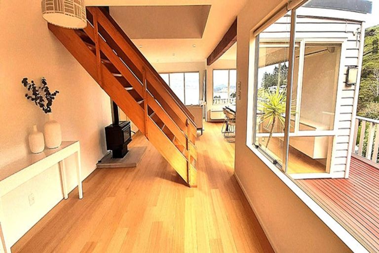 Photo of property in 10 Selwyn Parade, Lyttelton, 8082