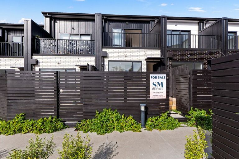 Photo of property in 3 Meg Lane, Glen Eden, Auckland, 0602