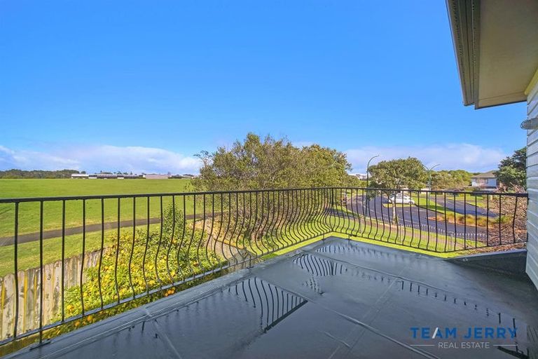 Photo of property in 62 Peninsula Road, Mangere, Auckland, 2022