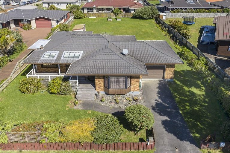Photo of property in 8 Moenui Avenue, Orewa, 0931