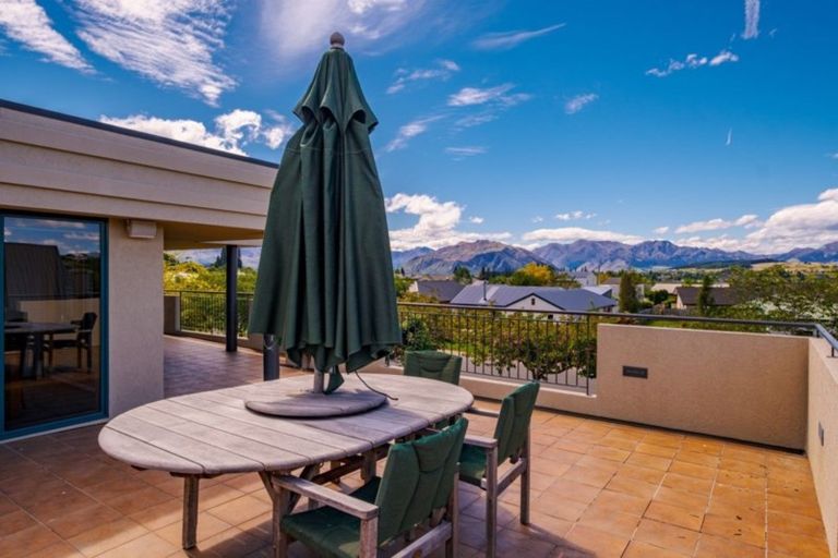 Photo of property in 83 Meadowstone Drive, Wanaka, 9305