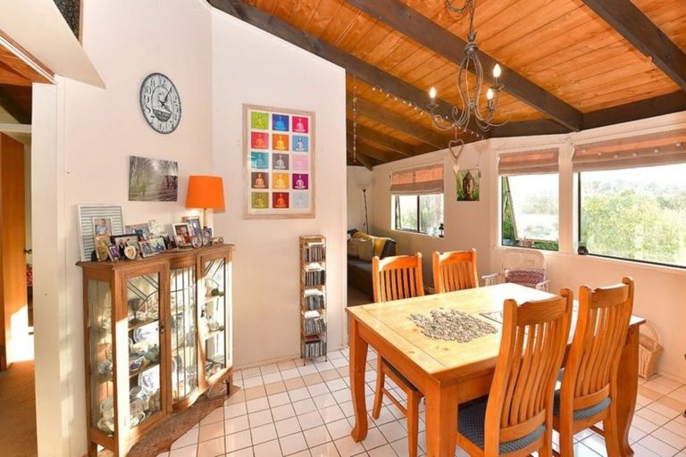 Photo of property in 22 Delshaw Avenue, Stanmore Bay, Whangaparaoa, 0932