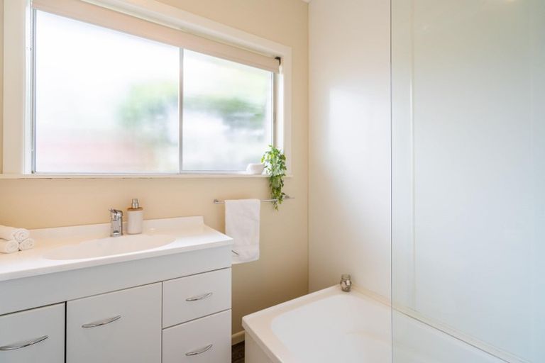 Photo of property in 8 Leybourne Avenue, Waikanae, 5036