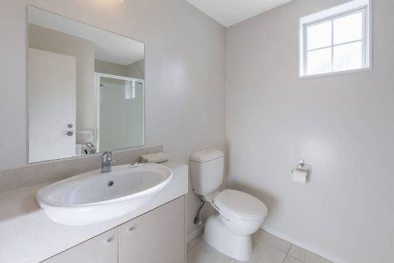Photo of property in 57 Kirikiri Lane, East Tamaki, Auckland, 2013