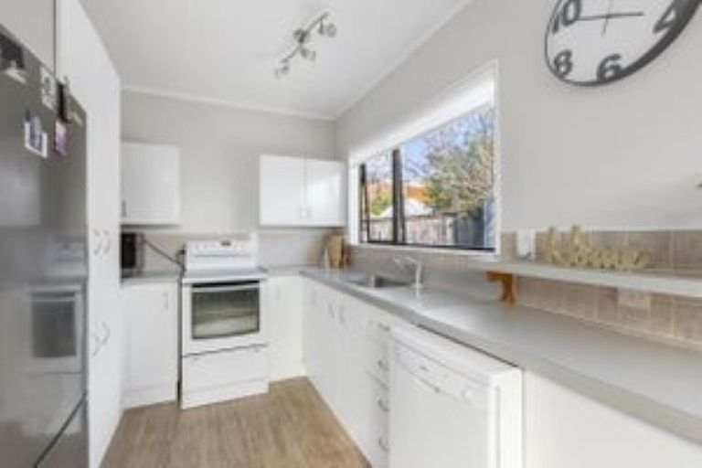 Photo of property in 38a Hammond Avenue, Hatfields Beach, Orewa, 0931