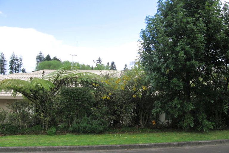 Photo of property in 77 Little John Drive, Bellevue, Tauranga, 3110