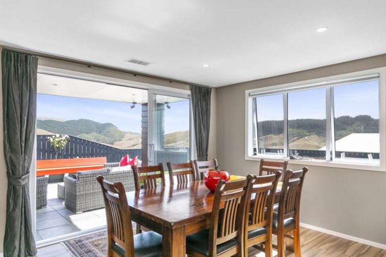 Photo of property in 117 Amesbury Drive, Churton Park, Wellington, 6037