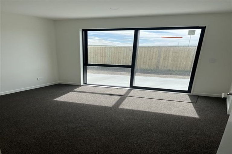Photo of property in 5 Harry Manship Crescent, Halswell, Christchurch, 8025