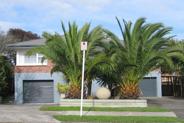Photo of property in 16 The Crest, Sunnyhills, Auckland, 2010