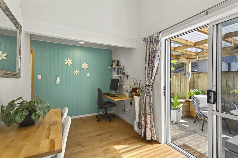 Photo of property in 222 Main Road South, Raumati South, Paraparaumu, 5032