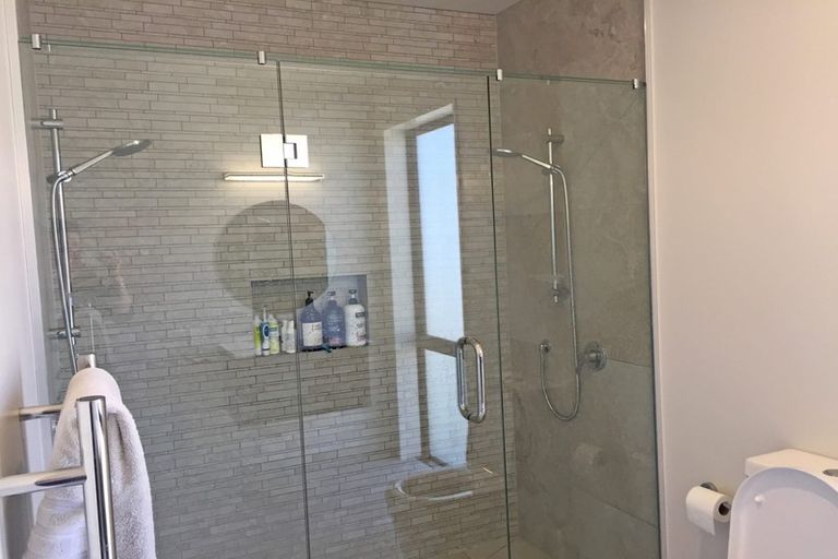 Photo of property in 7 Little Alpha Loop, Wanaka, 9305